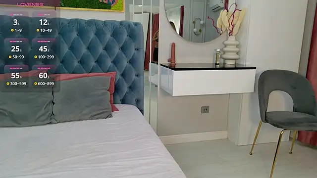 SiennaPierce online show from April 22, 2026, 11:17 am