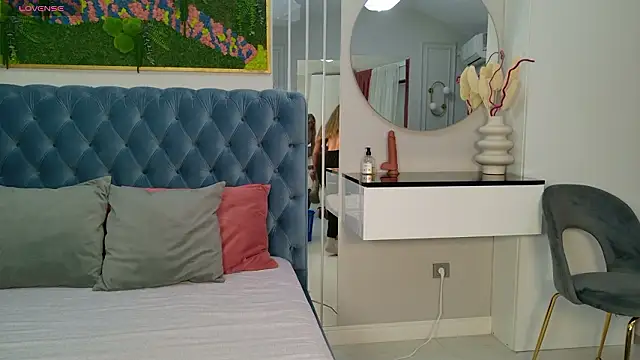 SiennaPierce online show from February 7, 2026, 5:15 am