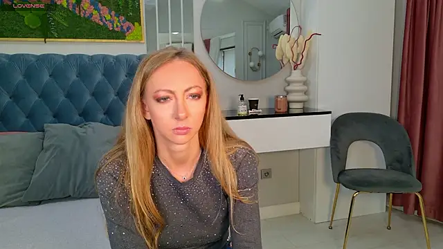 SiennaPierce online show from March 12, 2026, 5:13 am