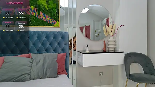 SiennaPierce online show from November 13, 2025, 5:44 am