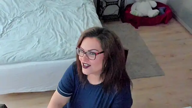 Snapshot of Squirt_Kimm chatting on November 12, 2025, 9:02 am Squirt Kimm online show from November 12, 2025, 9:02 am