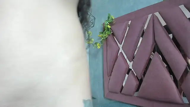 viollettaa  online show from March 29, 2026, 6:31 pm