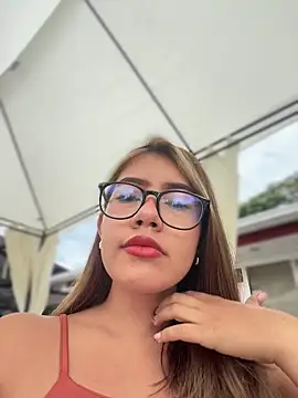 Snapshot of sara_calderon chatting on October 14, 2025, 1:23 pm sara calderon online show from October 14, 2025, 1:23 pm