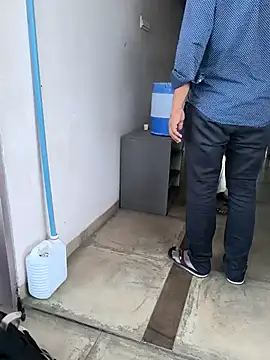 Snapshot of Riyansh_mehta chatting on October 9, 2025, 10:38 am Riyansh mehta online show from October 9, 2025, 10:38 am