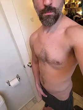 Snapshot of BriGuyXXX87 chatting on February 6, 2026, 1:01 am BriGuyXXX87 online show from February 6, 2026, 1:01 am