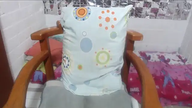 Snapshot of rose-crystal chatting on December 16, 2025, 1:04 pm rose-crystal online show from December 16, 2025, 1:04 pm