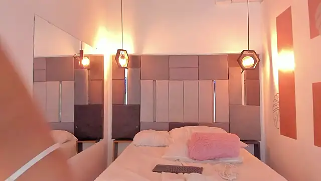 Snapshot of FreyrStone chatting on February 3, 2026, 6:22 am FreyrStone online show from February 3, 2026, 6:22 am