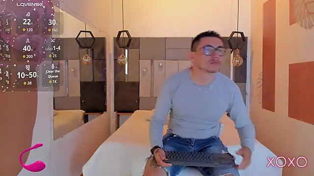 Snapshot of FreyrStone chatting on December 14, 2025, 5:35 am FreyrStone online show from December 14, 2025, 5:35 am