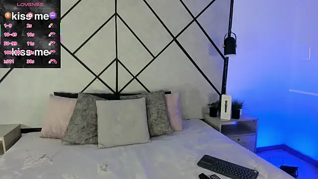 Snapshot of revenmiller_ chatting on December 2, 2025, 7:37 pm revenmiller online show from December 2, 2025, 7:37 pm