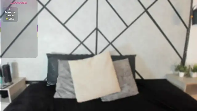 Snapshot of revenmiller_ chatting on November 21, 2025, 7:57 pm revenmiller online show from November 21, 2025, 7:57 pm