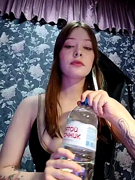 Dari Toy  online show from September 11, 2025, 1:38 am