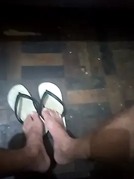 GuilhermeYuree online show from September 10, 2025, 5:45 pm