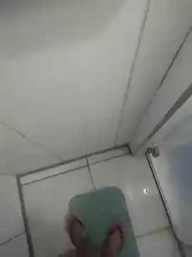 GuilhermeYuree online show from January 19, 2026, 6:50 am