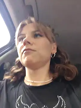 YOURLIKAA online show from April 17, 2026, 6:38 am