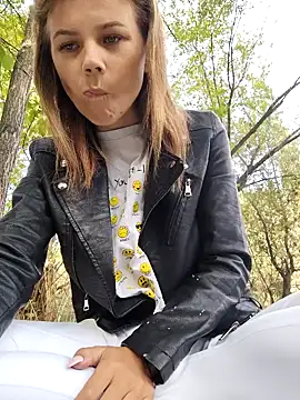 YOURLIKAA online show from September 22, 2025, 3:34 am