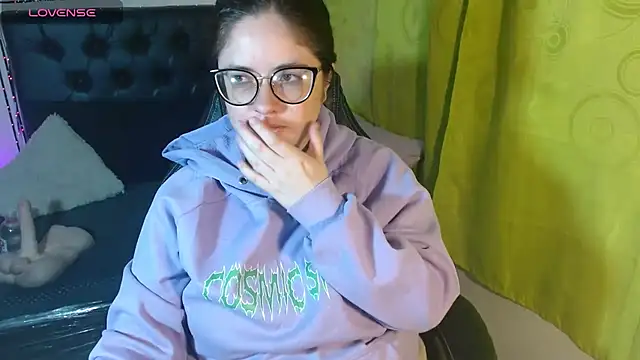 Snapshot of KrystalAdams chatting on November 24, 2025, 1:22 pm KrystalAdams online show from November 24, 2025, 1:22 pm