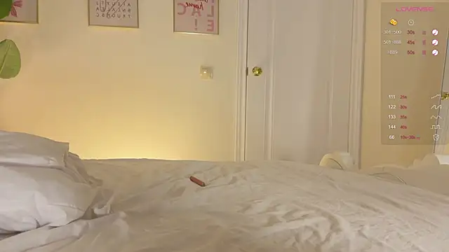 Tenderiris  online show from April 7, 2026, 12:23 am