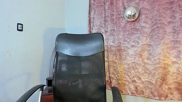 Snapshot of Pamela_Squirtt chatting on January 10, 2026, 12:50 am Pamela Squirtt online show from January 10, 2026, 12:50 am