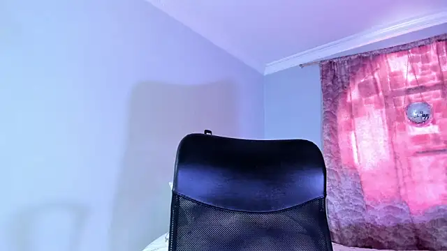 Snapshot of Pamela_Squirtt chatting on December 19, 2025, 2:52 pm Pamela Squirtt online show from December 19, 2025, 2:52 pm