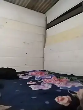 Snapshot of srtsara chatting on October 5, 2025, 5:20 am srtsara online show from October 5, 2025, 5:20 am