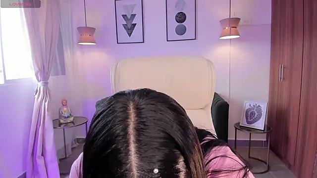 DANDARA THOM online show from November 2, 2025, 7:08 pm