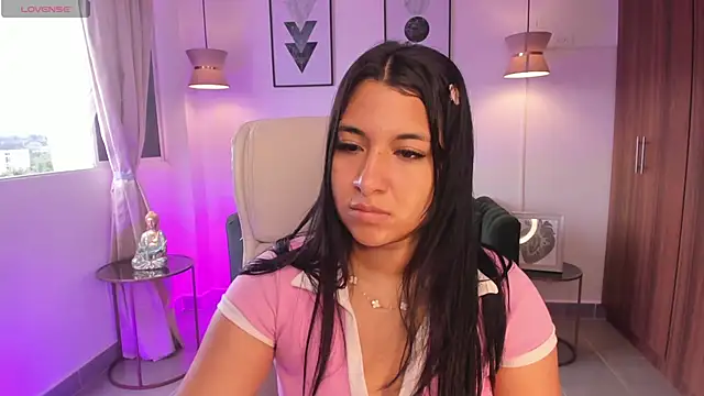 DANDARA THOM online show from November 9, 2025, 7:18 pm