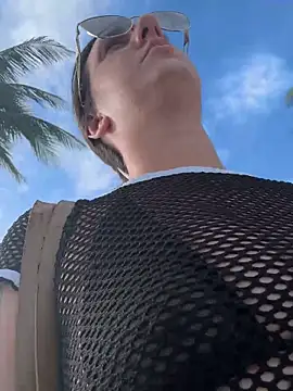 Snapshot of sweetsirenn chatting on November 4, 2025, 2:10 pm sweetsirenn online show from November 4, 2025, 2:10 pm