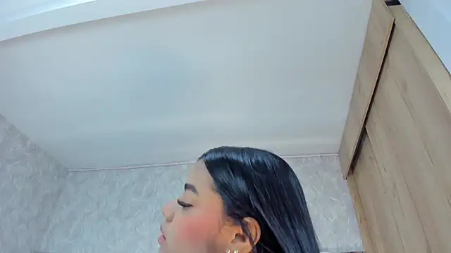 VICTORIAGRAYS online show from March 18, 2026, 11:13 am