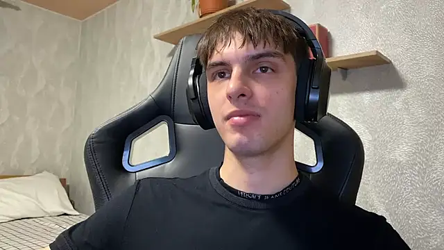 elliot scott online show from September 29, 2025, 3:17 pm