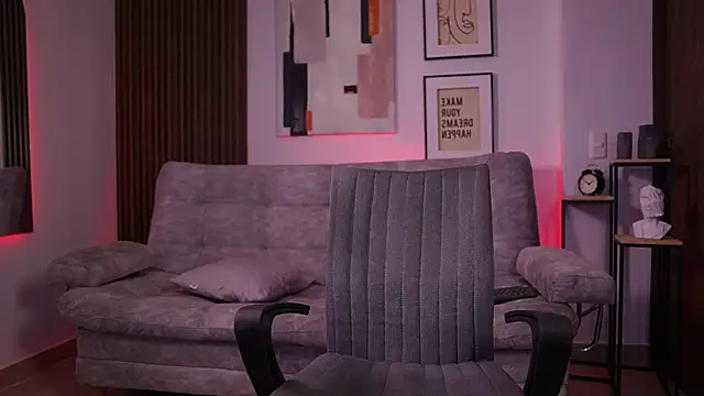 Snapshot of DaviesBrown chatting on November 23, 2025, 6:51 pm DaviesBrown online show from November 23, 2025, 6:51 pm