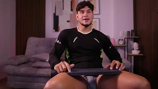 Snapshot of DaviesBrown chatting on December 2, 2025, 9:49 pm DaviesBrown online show from December 2, 2025, 9:49 pm