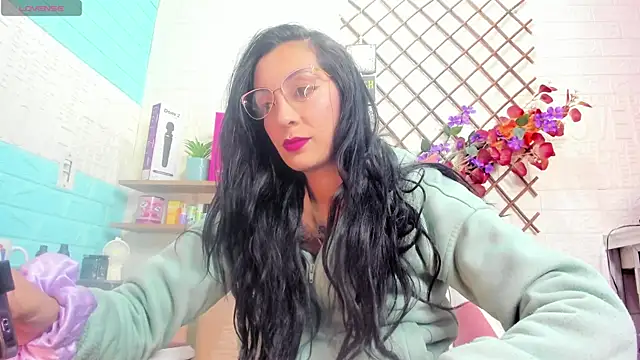 Snapshot of SALOME_KORLAND chatting on June 23, 2026, 3:10 pm SALOME KORLAND online show from June 23, 2026, 3:10 pm