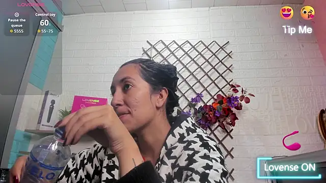 Snapshot of SALOME_KORLAND chatting on June 26, 2026, 4:46 pm SALOME KORLAND online show from June 26, 2026, 4:46 pm