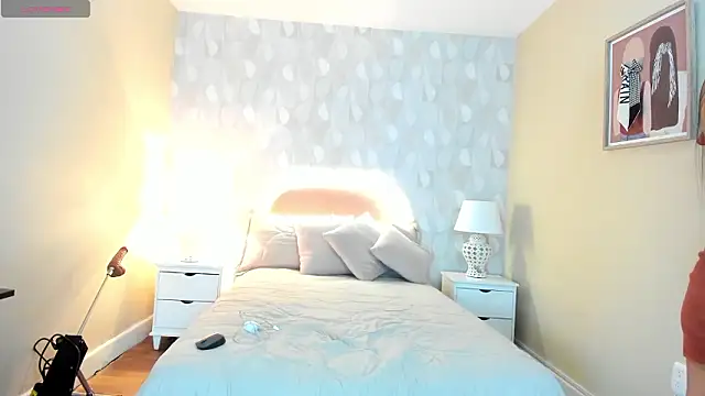 isabella milf  online show from March 8, 2026, 12:08 pm