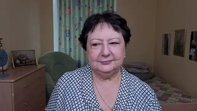 Margo Moll online show from December 4, 2025, 7:40 am