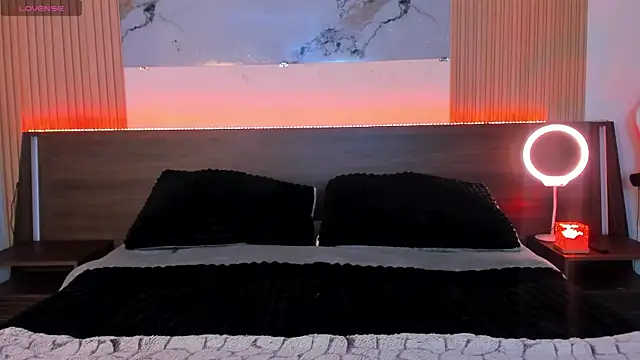 samanthaa moon online show from March 15, 2026, 11:01 pm