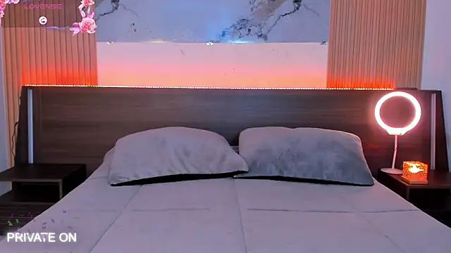 samanthaa moon online show from April 14, 2026, 1:10 am