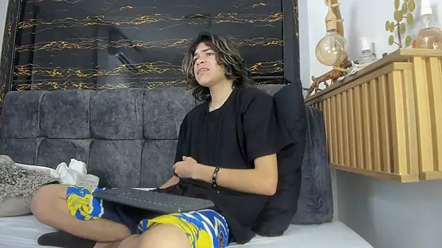 Diamond twink online show from February 13, 2026, 1:55 pm