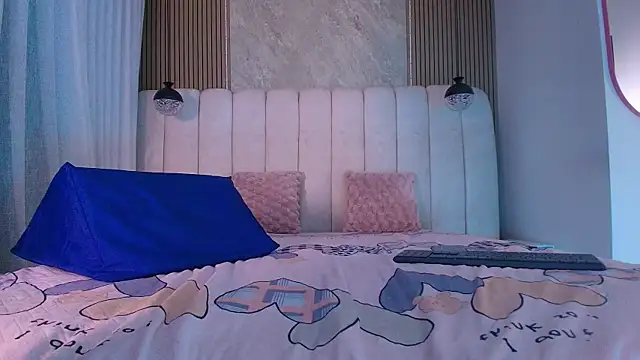Snapshot of celeste_moonx chatting on July 3, 2026, 12:00 pm celeste moonx online show from July 3, 2026, 12:00 pm