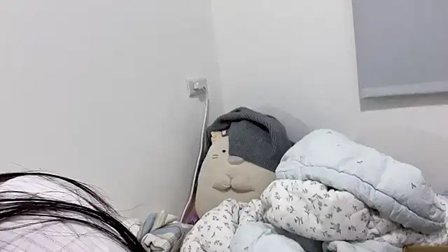 LHeart online show from October 28, 2025, 2:05 pm