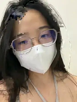 LHeart online show from April 15, 2026, 2:32 pm