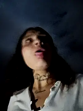 Snapshot of Alis_1327 chatting on October 6, 2025, 2:35 am Alis 1327 online show from October 6, 2025, 2:35 am