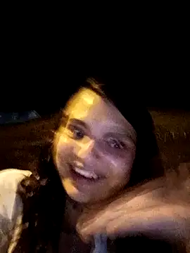 Snapshot of Alis_1327 chatting on September 25, 2025, 1:33 am Alis 1327 online show from September 25, 2025, 1:33 am