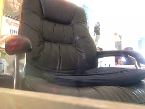 Snapshot of lilthicky352 chatting on November 25, 2025, 7:14 pm lilthicky352 online show from November 25, 2025, 7:14 pm