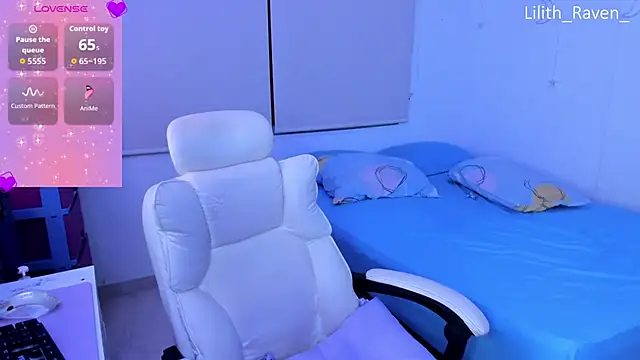 Lilith Raven  online show from November 25, 2025, 6:36 am