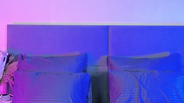 RianaRey online show from December 5, 2025, 4:27 pm