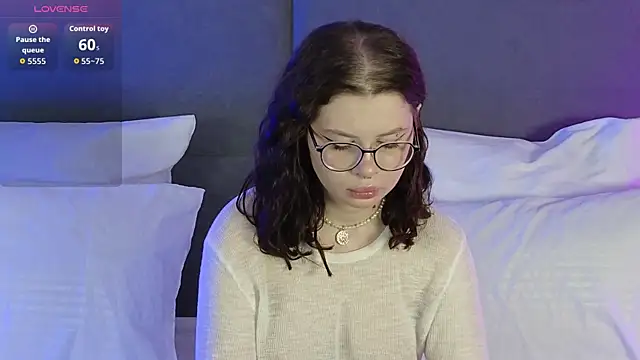 RianaRey online show from April 7, 2026, 4:09 pm