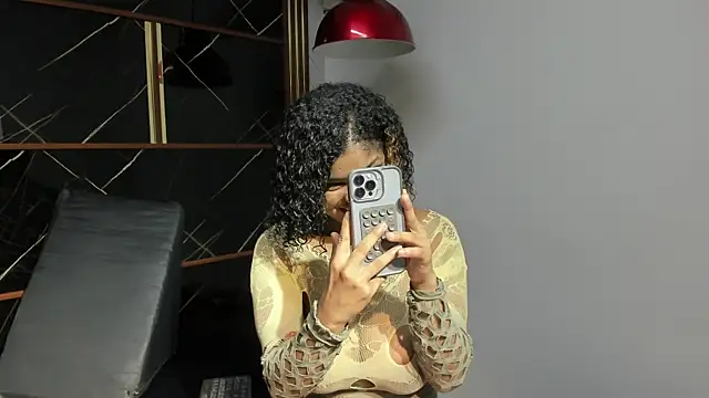 Snapshot of HannyThompson chatting on November 14, 2025, 12:42 pm HannyThompson online show from November 14, 2025, 12:42 pm