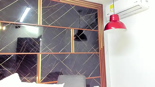 Snapshot of HannyThompson chatting on October 28, 2025, 12:26 pm HannyThompson online show from October 28, 2025, 12:26 pm