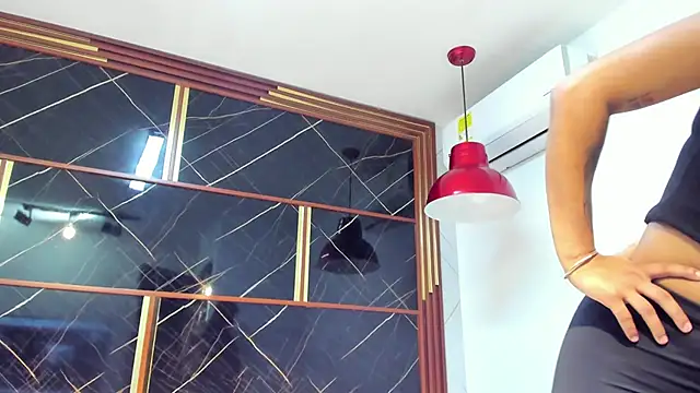 Snapshot of HannyThompson chatting on October 23, 2025, 12:15 pm HannyThompson online show from October 23, 2025, 12:15 pm